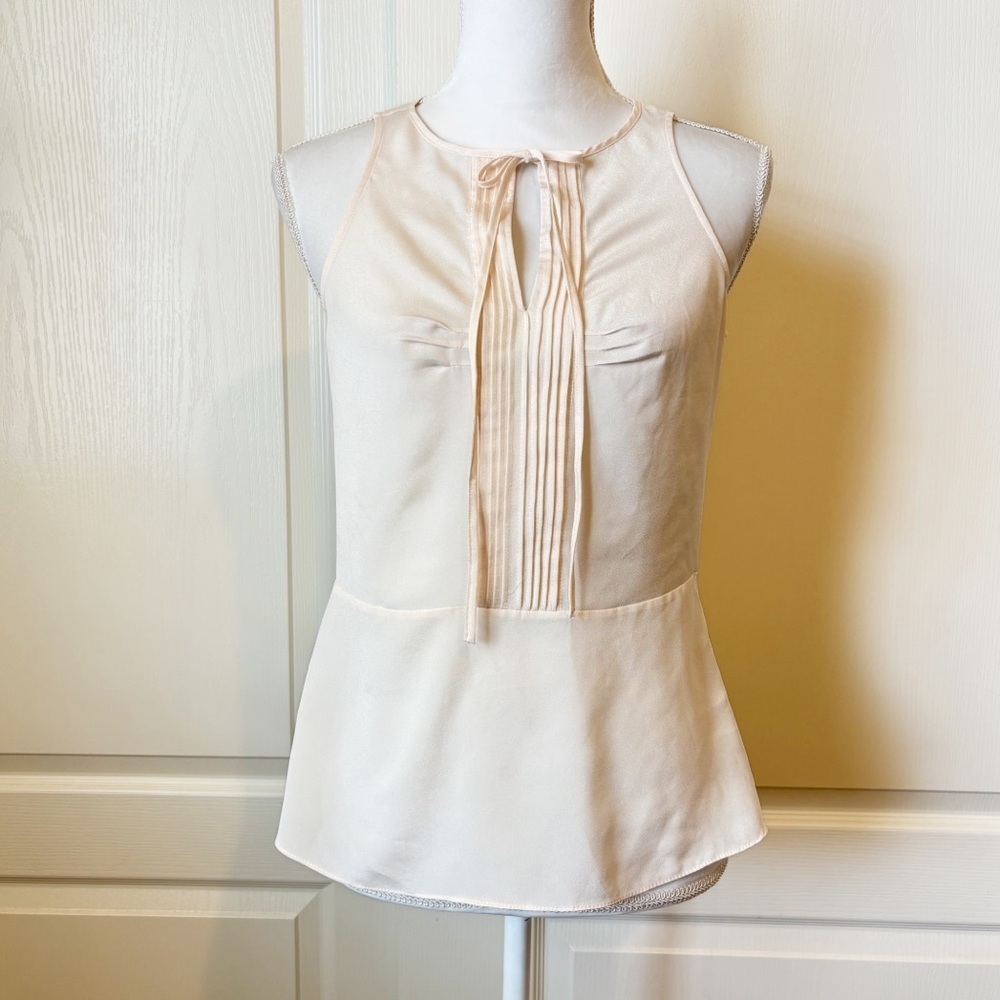 Banana Republic Sleeveless Peplum Ivory Shell Top Woman’s 4P - Picture 10 of 10